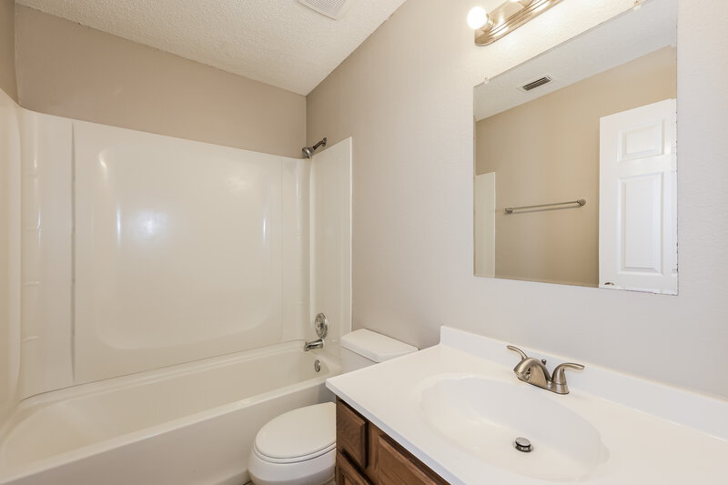 2,495/Mo, 8204 Marie Ln Fort Worth, TX 76123 Bathroom View
