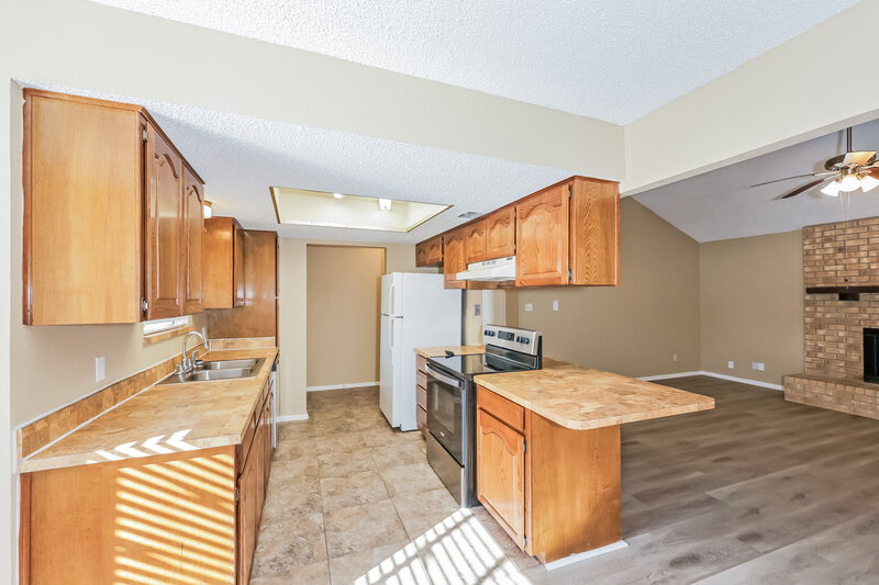 1,775/Mo, 1825 Prince Dr Benbrook, TX 76126 Kitchen View 2