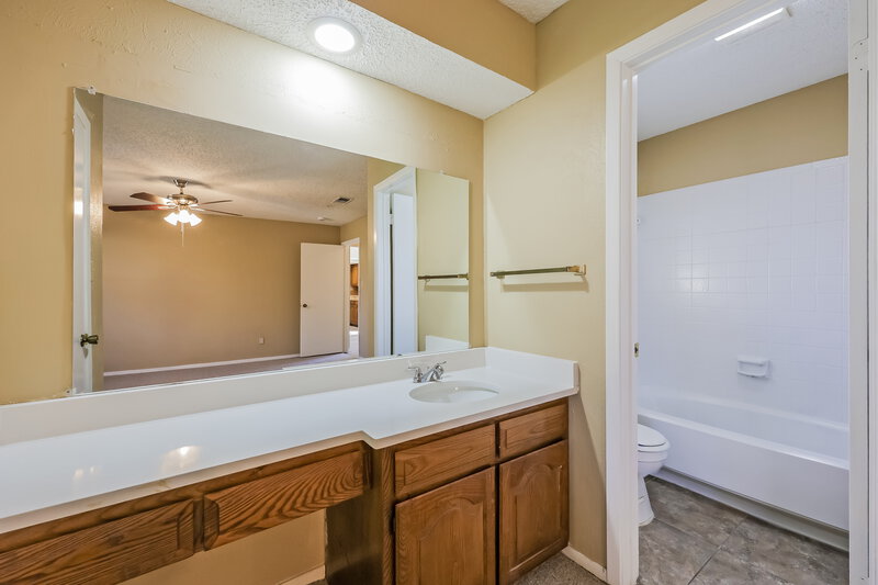1,775/Mo, 1825 Prince Dr Benbrook, TX 76126 Main Bathroom View