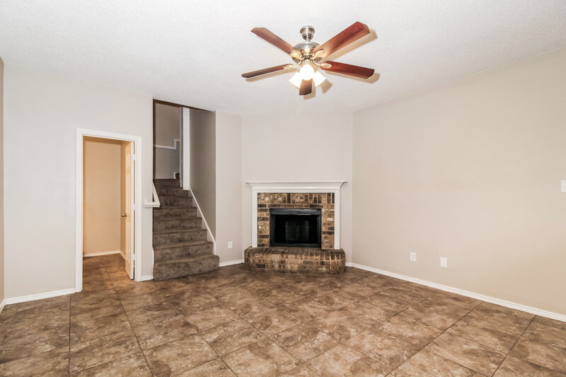 2,325/Mo, 1753 Overland St Fort Worth, TX 76131 Living Room View