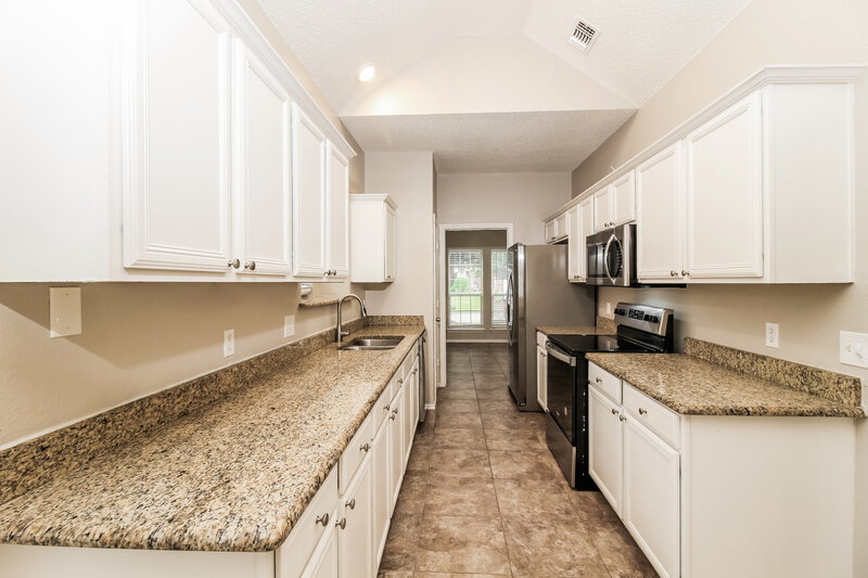 3,130/Mo, 1753 Overland St Fort Worth, TX 76131 Kitchen View