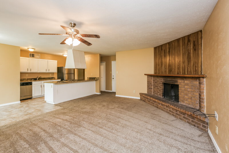 2,420/Mo, 2255 Goldleaf Ct Fort Worth, TX 76131 Living Room View 2