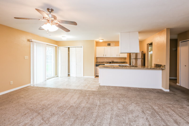2,420/Mo, 2255 Goldleaf Ct Fort Worth, TX 76131 Living Room View 4