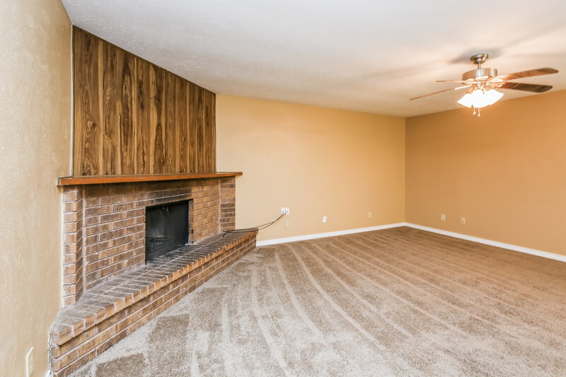 2,420/Mo, 2255 Goldleaf Ct Fort Worth, TX 76131 Living Room View 5