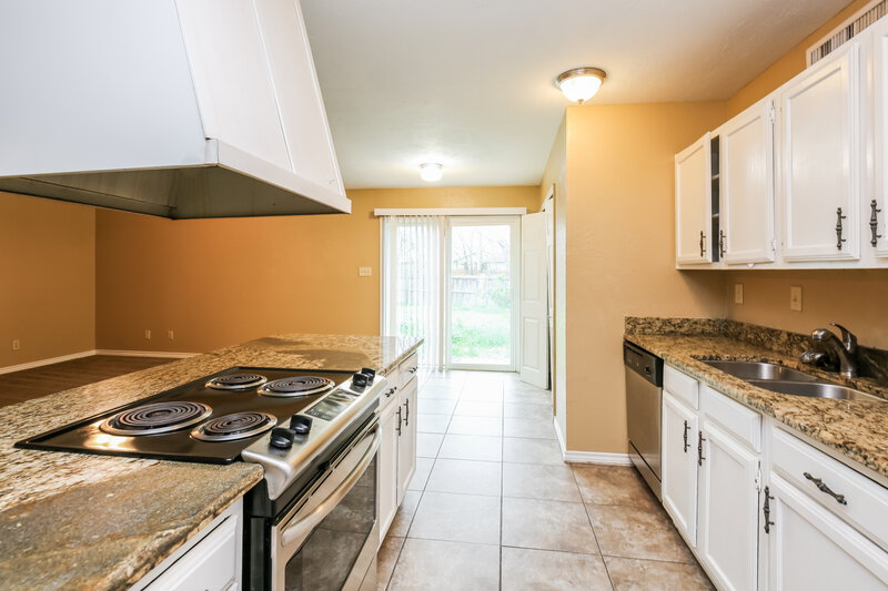 2,420/Mo, 2255 Goldleaf Ct Fort Worth, TX 76131 Kitchen View