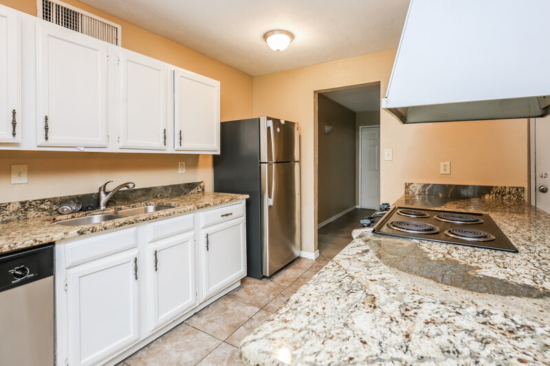 2,420/Mo, 2255 Goldleaf Ct Fort Worth, TX 76131 Kitchen View 2