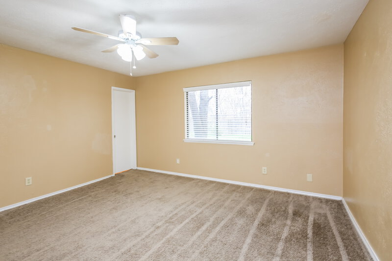 2,420/Mo, 2255 Goldleaf Ct Fort Worth, TX 76131 Master Bedroom View 2