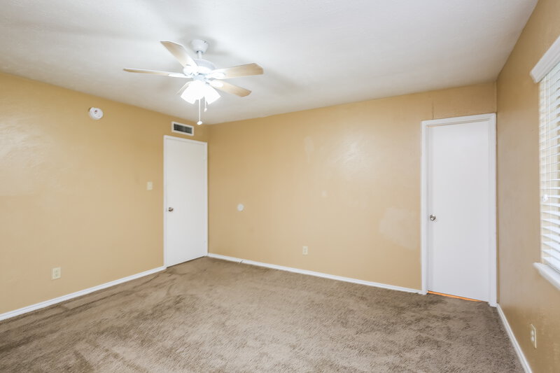 2,420/Mo, 2255 Goldleaf Ct Fort Worth, TX 76131 Master Bedroom View 3