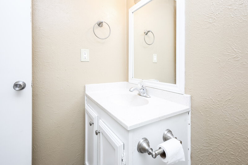 2,420/Mo, 2255 Goldleaf Ct Fort Worth, TX 76131 Powder Room View 2