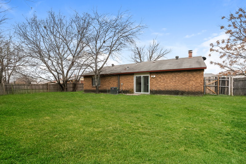 2,420/Mo, 2255 Goldleaf Ct Fort Worth, TX 76131 Rear View
