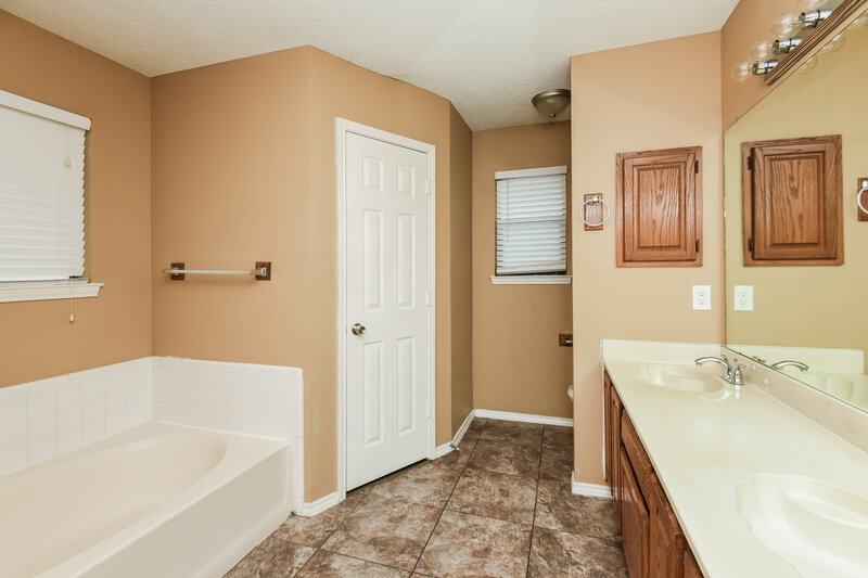 2,190/Mo, 829 Minuteman Dr Blue Mound, TX 76131 Misc View 12