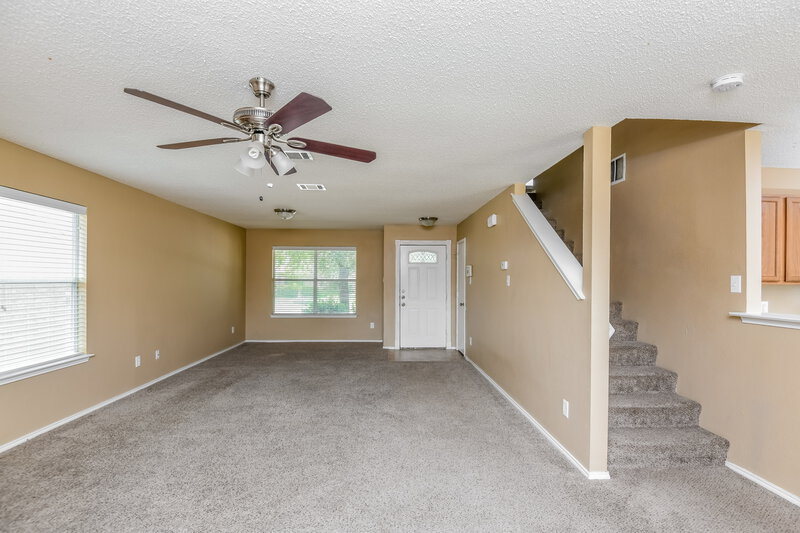 2,350/Mo, 949 Canary Dr Saginaw, TX 76131 Living Room View 4