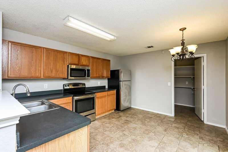 1,945/Mo, 949 Canary Dr Saginaw, TX 76131 Kitchen View