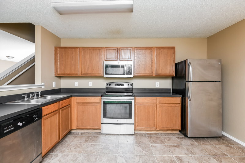 2,350/Mo, 949 Canary Dr Saginaw, TX 76131 Kitchen View 2