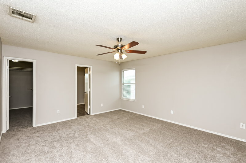1,945/Mo, 949 Canary Dr Saginaw, TX 76131 Main Bedroom View 2