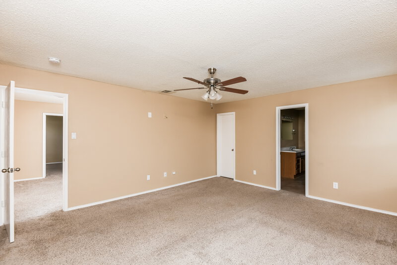 2,350/Mo, 949 Canary Dr Saginaw, TX 76131 Master Bedroom View