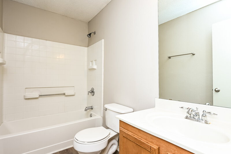 1,945/Mo, 949 Canary Dr Saginaw, TX 76131 Bathroom View