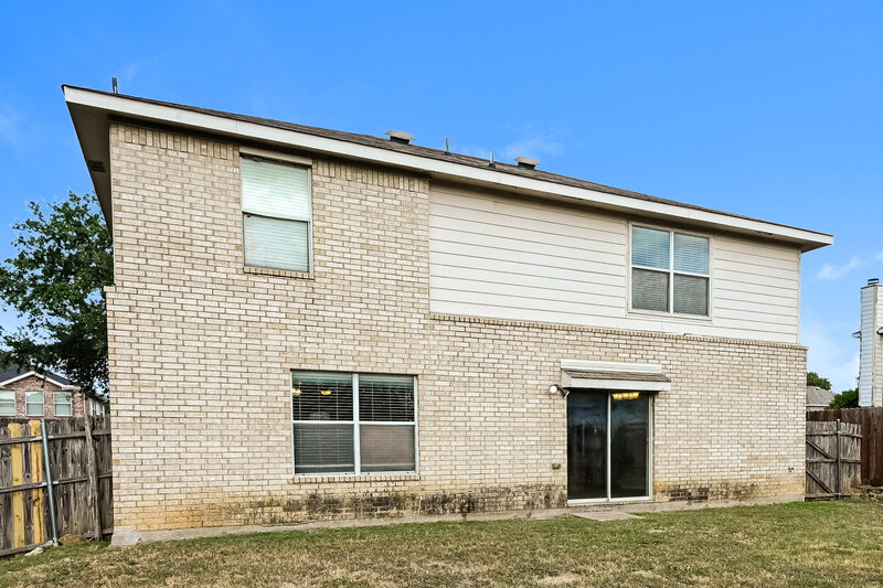 1,945/Mo, 949 Canary Dr Saginaw, TX 76131 Rear View