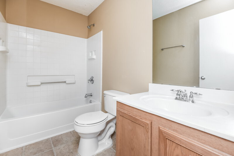 2,350/Mo, 949 Canary Dr Saginaw, TX 76131 Bathroom View