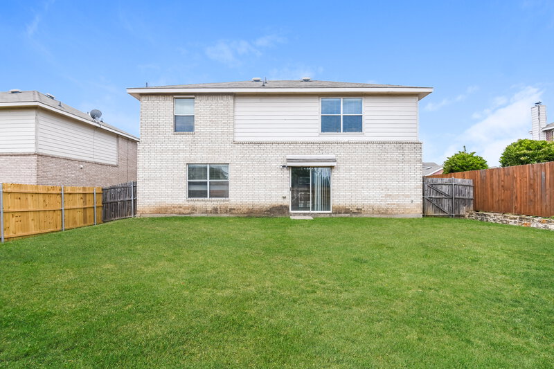 2,350/Mo, 949 Canary Dr Saginaw, TX 76131 Rear View