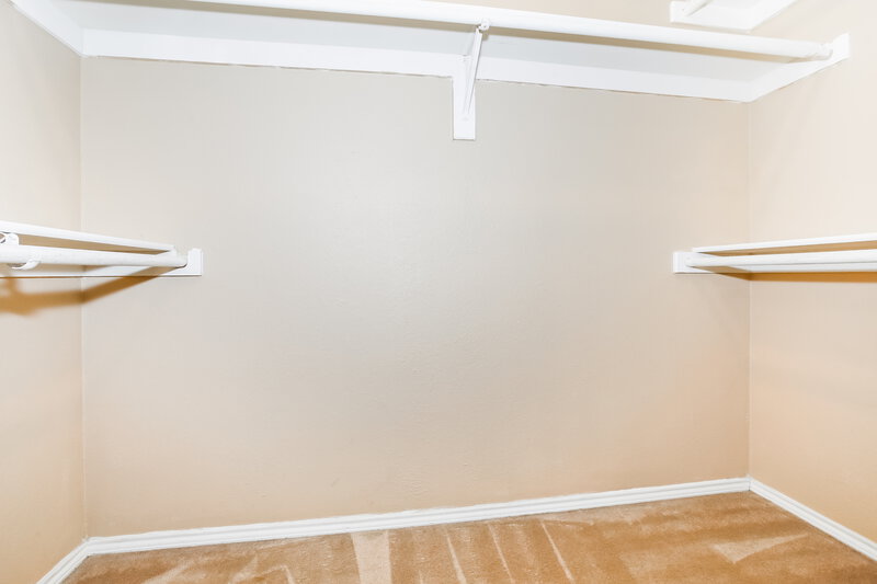 1,920/Mo, 10461 Fossil Hill Dr Fort Worth, TX 76131 Amenities View
