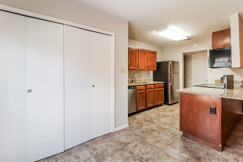 1,795/Mo, 7805 Whirlwind Dr Fort Worth, TX 76133 Dining Room View