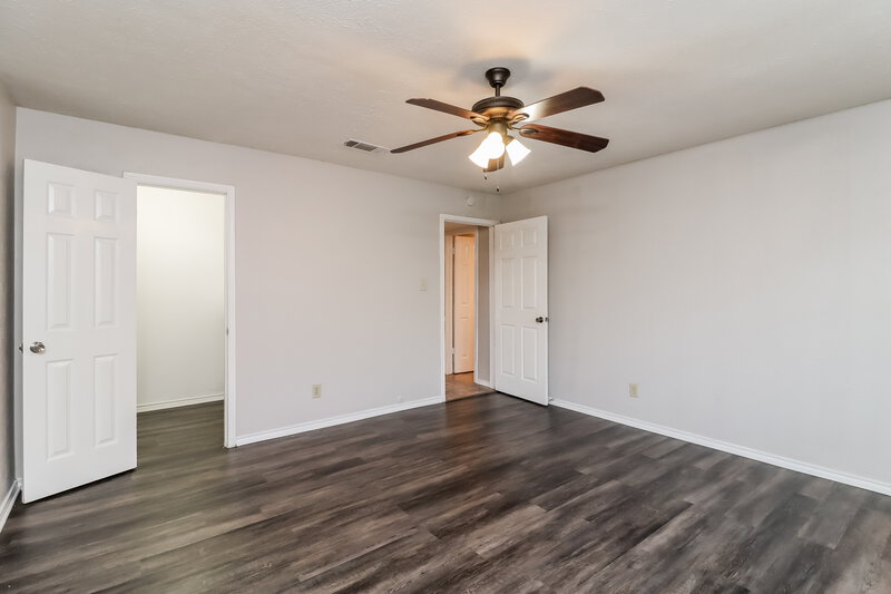 1,795/Mo, 7805 Whirlwind Dr Fort Worth, TX 76133 Main Bedroom View 2