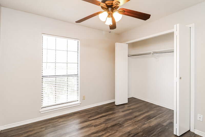 1,795/Mo, 7805 Whirlwind Dr Fort Worth, TX 76133 Bedroom View