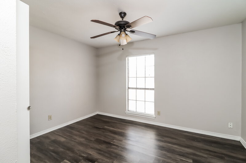 1,795/Mo, 7805 Whirlwind Dr Fort Worth, TX 76133 Bedroom View 2