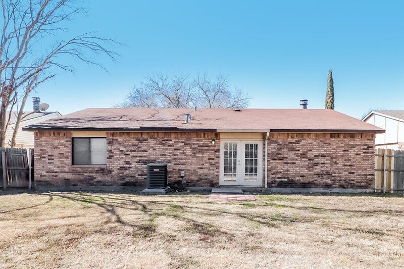 1,795/Mo, 7805 Whirlwind Dr Fort Worth, TX 76133 Rear View