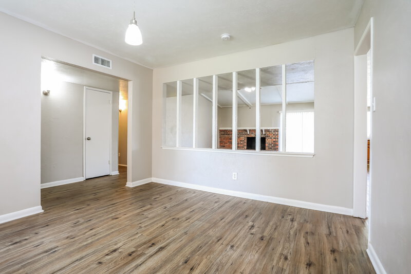 2,460/Mo, 4141 Yellowleaf Dr Fort Worth, TX 76133 Dining Room View 2