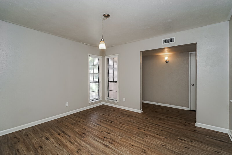 2,265/Mo, 4141 Yellowleaf Dr Fort Worth, TX 76133 Dining Room View