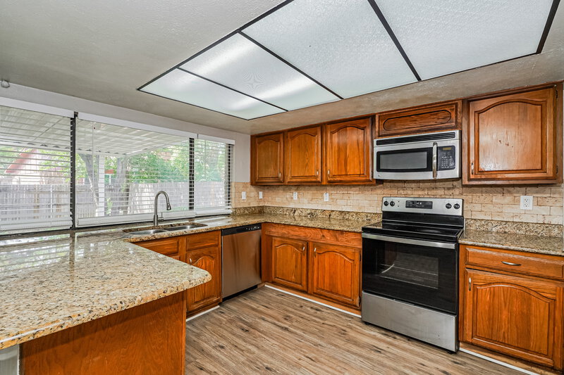 2,265/Mo, 4141 Yellowleaf Dr Fort Worth, TX 76133 Kitchen View