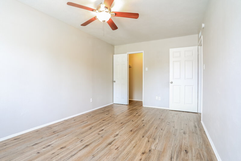 2,460/Mo, 4141 Yellowleaf Dr Fort Worth, TX 76133 Main Bedroom View 2