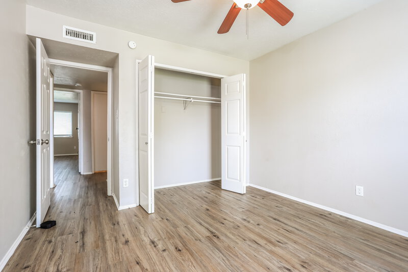 2,460/Mo, 4141 Yellowleaf Dr Fort Worth, TX 76133 Bedroom View 2