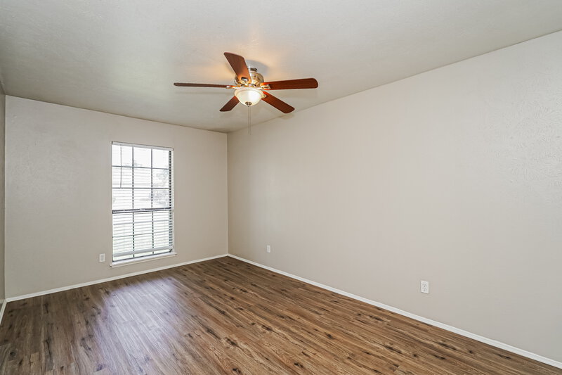 2,265/Mo, 4141 Yellowleaf Dr Fort Worth, TX 76133 Bedroom View 2