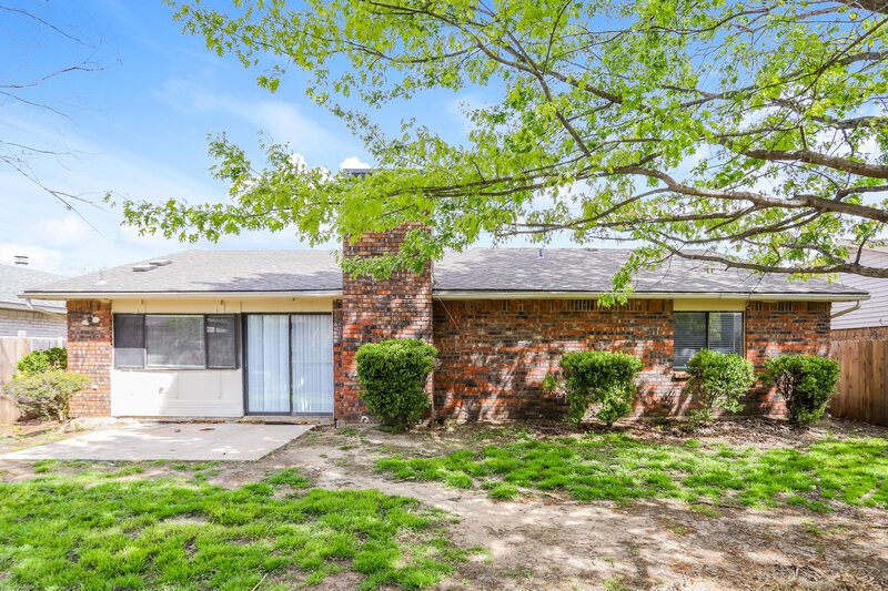 2,460/Mo, 4141 Yellowleaf Dr Fort Worth, TX 76133 Rear View