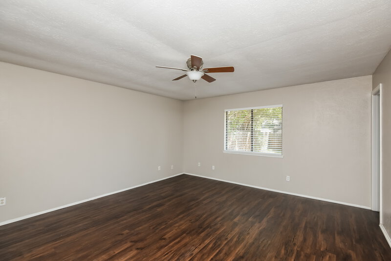 1,800/Mo, 7629 Red Willow Rd Fort Worth, TX 76133 Main Bedroom View