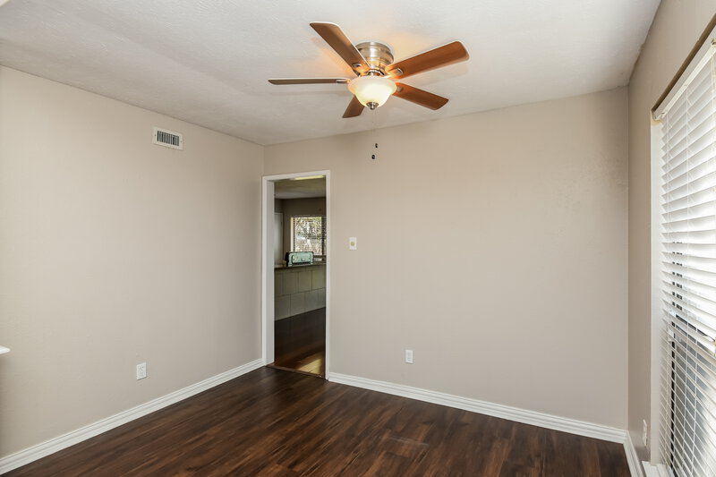 1,800/Mo, 7629 Red Willow Rd Fort Worth, TX 76133 Bedroom View 2