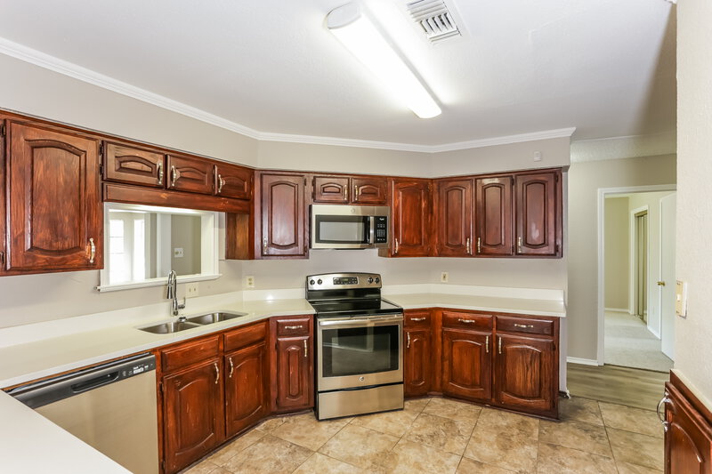 1,955/Mo, 4824 Applewood Rd Fort Worth, TX 76133 Kitchen View 2