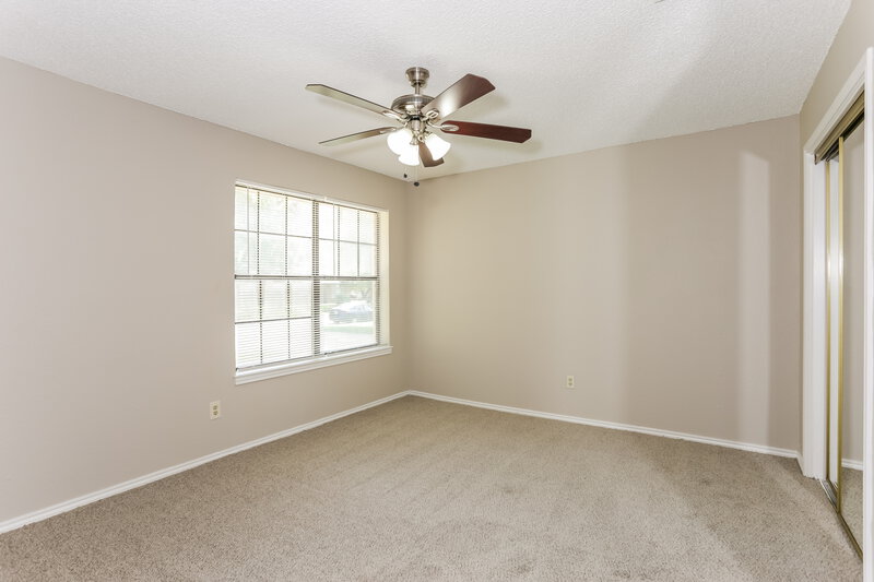 1,955/Mo, 4824 Applewood Rd Fort Worth, TX 76133 Bedroom View