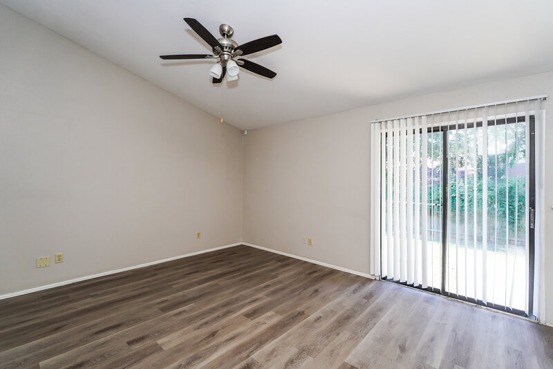 1,760/Mo, 3913 Horizon Pl Fort Worth, TX 76133 Living Room View 4