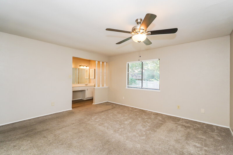 1,760/Mo, 3913 Horizon Pl Fort Worth, TX 76133 Main Bedroom View 2