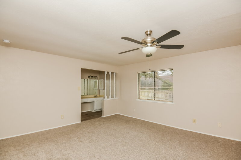 1,965/Mo, 3913 Horizon Pl Fort Worth, TX 76133 Main Bedroom View 2