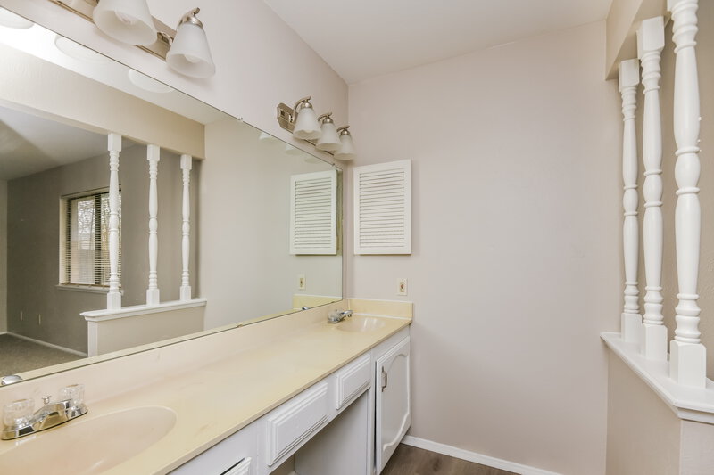 1,965/Mo, 3913 Horizon Pl Fort Worth, TX 76133 Main Bathroom View