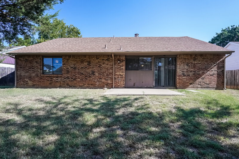 1,760/Mo, 3913 Horizon Pl Fort Worth, TX 76133 Rear View