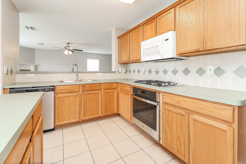 2,635/Mo, 4668 Cool Ridge Ct Fort Worth, TX 76133 Kitchen View 2