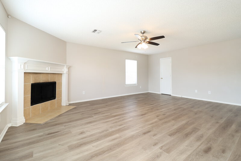 2,635/Mo, 4668 Cool Ridge Ct Fort Worth, TX 76133 Family Room View