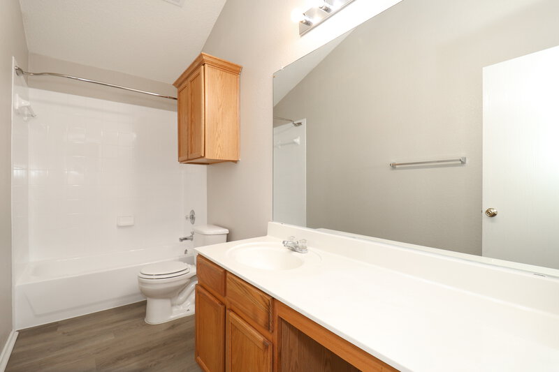 2,635/Mo, 4668 Cool Ridge Ct Fort Worth, TX 76133 Bathroom View