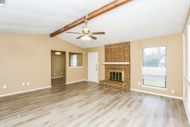 1,755/Mo, 2854 Southpark Ln Fort Worth, TX 76133 Living Room View
